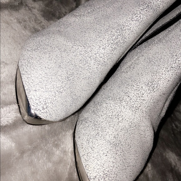 Super cute Report ankle boots..great condition !! - Picture 4 of 5